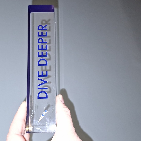 👙 "Dive Deeper" motivational desk placard sign. Clear acrylic with navy blue. - Picture 9 of 13